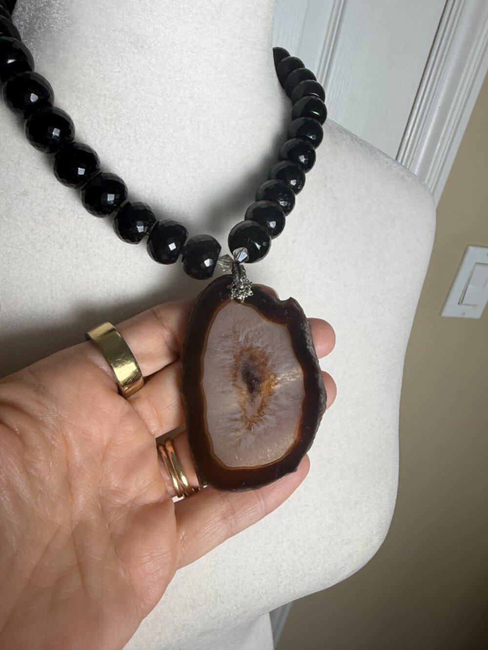 Large Agate Slice & Black Shiny Bead Pendant Necklace Vintage